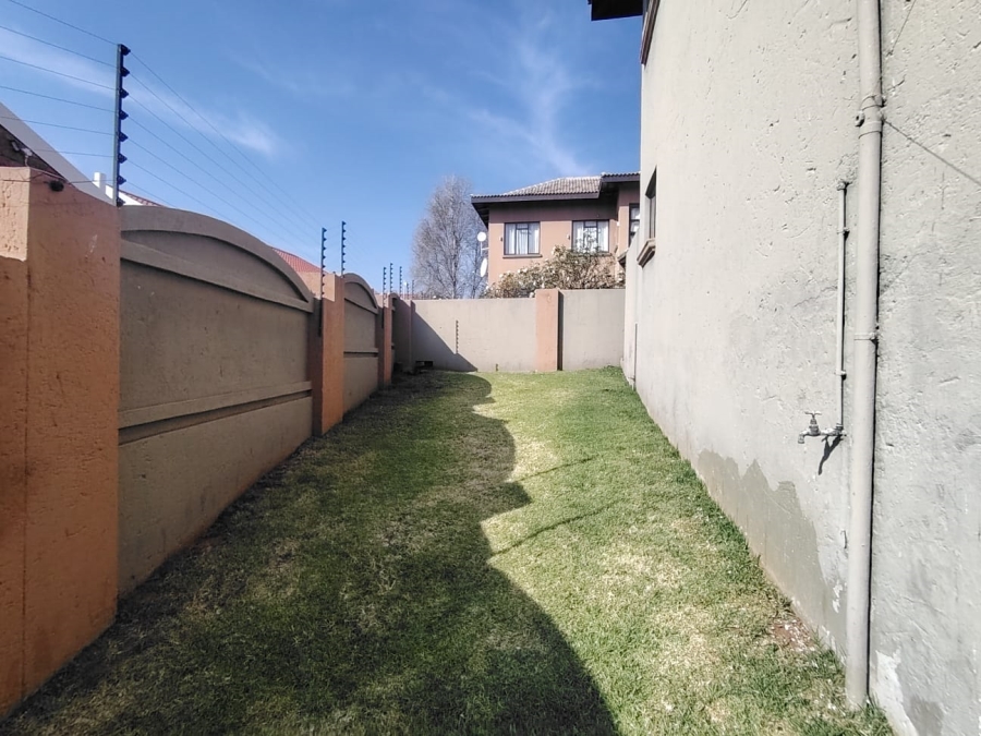 3 Bedroom Property for Sale in Pentagon Park Free State